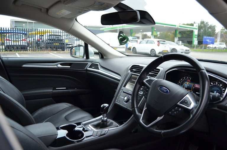 2014 Ford Mondeo 2.0 TDCi 180 Titanium 5dr HATCHBACK Diesel Manual