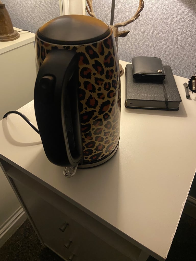 image for Leopard kettle 