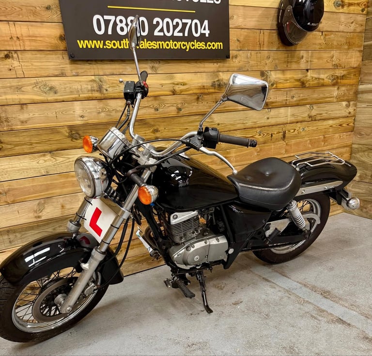 Suzuki GZ Marauder 125 / 2006 model / just 15,448 miles!
