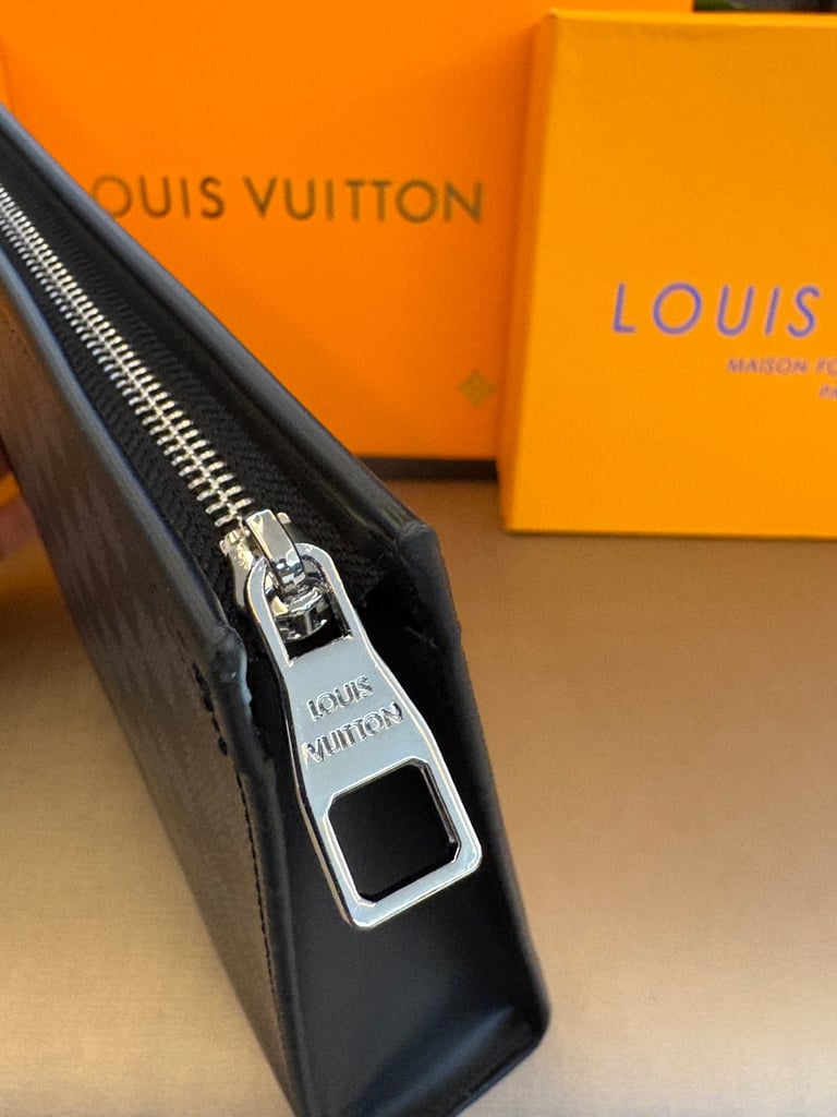 Men’s Top Top Top Quality Bags and Wallets 