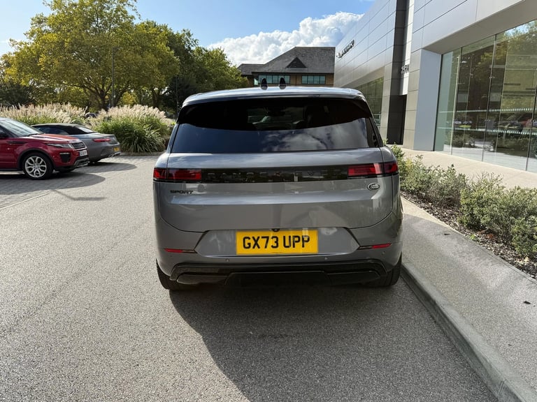 2023 Land Rover Range Rover Sport 3.0 D300 MHEV Dynamic SE SUV 5dr Diesel Auto 4WD Euro 6 (s/s) (...