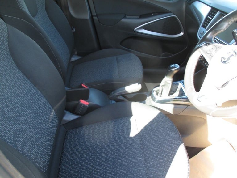 Vauxhall Crossland X SE