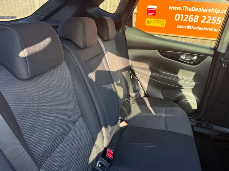 2015 Nissan Qashqai 1.6 DiG-T N-Tec+ 5dr HATCHBACK PETROL Manual