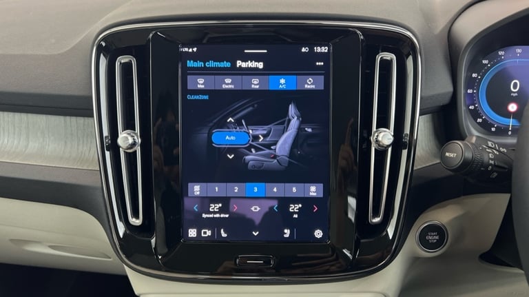 2022 Volvo XC40 2.0 B4P Plus Dark 5dr AWD Auto ESTATE PETROL Automatic