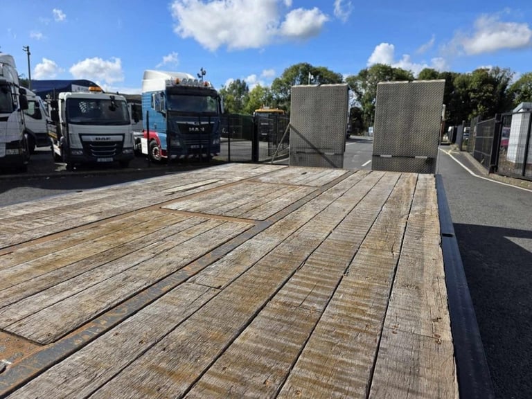 2020 Volvo FM430 8X4 27ft Beavertail/ Flat
