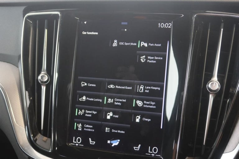 2022 Volvo V60 2.0h T6 Recharge 18.8kWh R-Design Estate 5dr Petrol Plug-in Hybrid Auto AWD Estate...