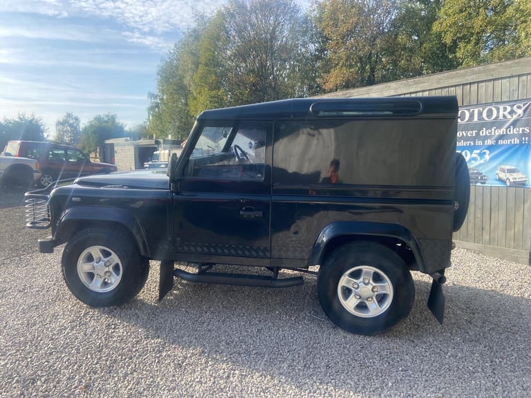 Land Rover Defender 90 2.5 TDi County Station Wagon 3dr Diesel Manual (111 bhp) Diesel Manual