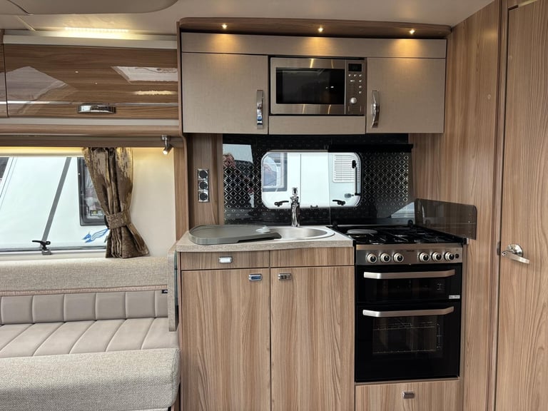 20 SWIFT CHALLENGER 835 X, SPECIAL EDITION CELESTE, AWD MOVER, ALDE, TALL FRIDGE