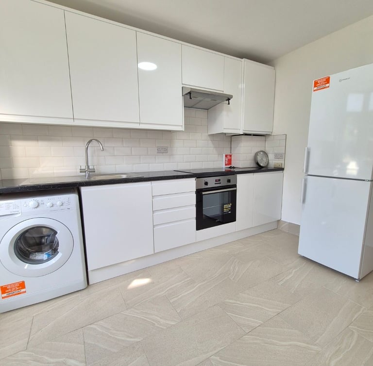 image for NEW 1 BEDROOM GARDEN FLAT FOR RENT IN CHINGFORD CLOSE TO STATION & SHOPS IN E4