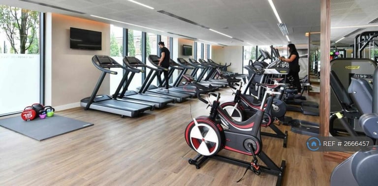 2 bedroom flat in Deveraux House, London, SE18 (2 bed) (#2666457)