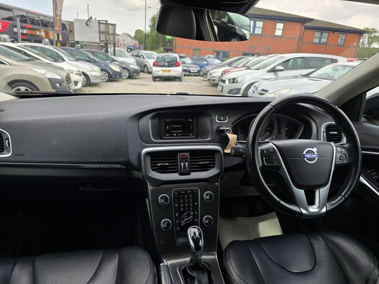 2015 VOLVO V40 CROSS COUNTRY 2.0 D2 LUX HATCHBACK 5DR DIESEL AUTO EURO 6 (S/S) (
