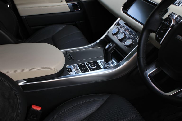 2017 Land Rover Range Rover Sport 3.0 SD V6 HSE Dynamic Auto 4WD Euro 6 (s/s) 5dr ESTATE Diesel A...