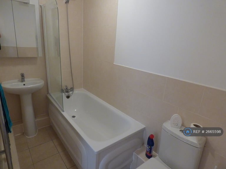 3 bedroom flat in Methuen Road, Bournemouth, BH8 (3 bed) (#2665598)