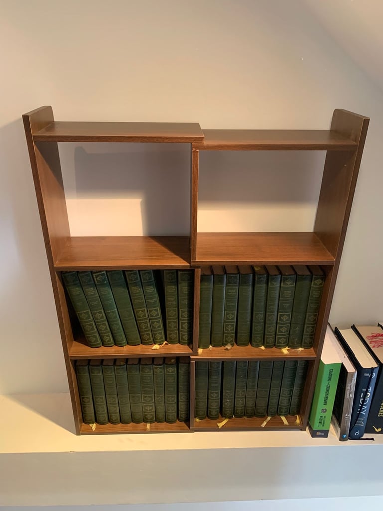 image for Extendable bookshelf 