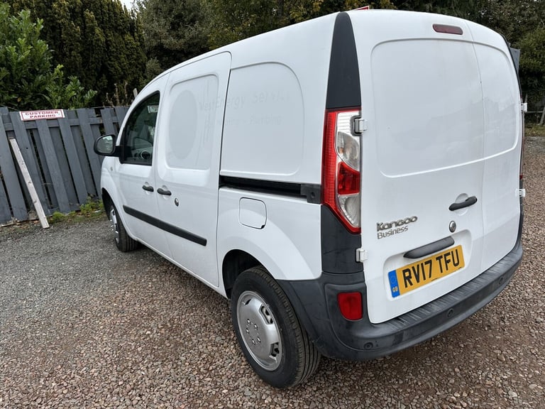 NO VAT** ULEZ COMPLIANT**FINANCE AVAILABLE**2017 RENAULT KANGOO**12 MONTHS MOT