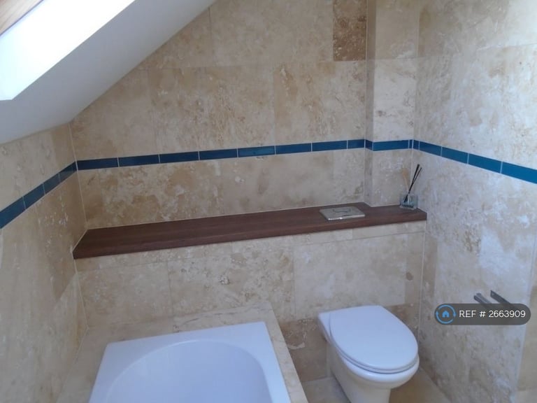 2 bedroom flat in Mulsanne Row, Crewe, CW1 (2 bed) (#2663909)