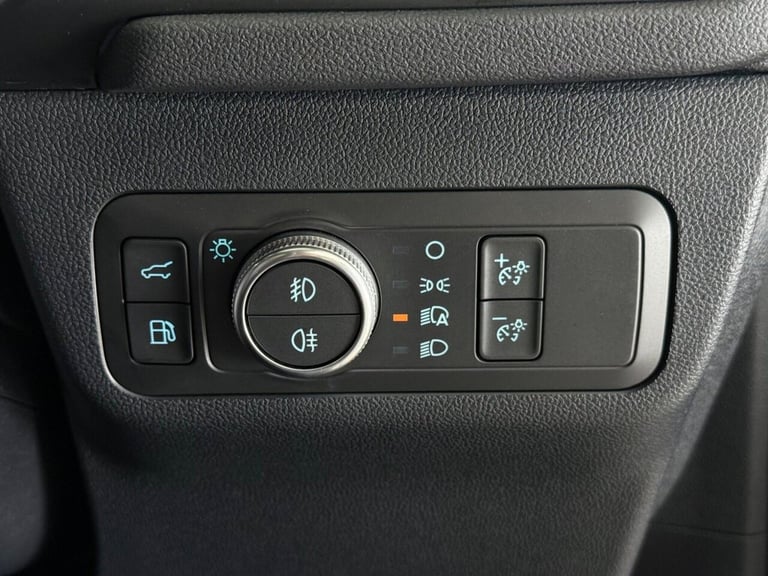 2022 Ford Kuga 2.5 Duratec 14.4kWh ST-Line X Edition CVT Euro 6 (s/s) 5dr HATCHBACK PETROL/ELECTR...