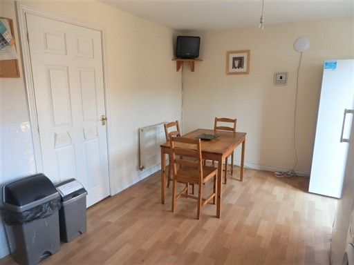 Bright, Furnished Single Room with Bills & Weekly Cleaner Included