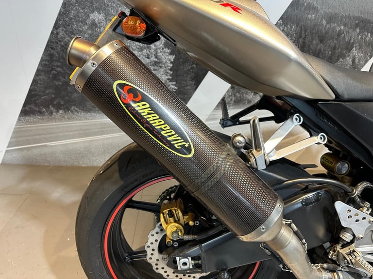 Kawasaki ZX 10 R 2005 with 19,895 miles + Akrapovic 