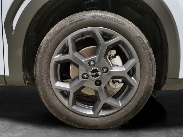 2025 BYD Dolphin 43.2kWh Boost Hatchback 5dr Electric Auto (87 ps) - NAV - DRIVING MODES - S Hatc...