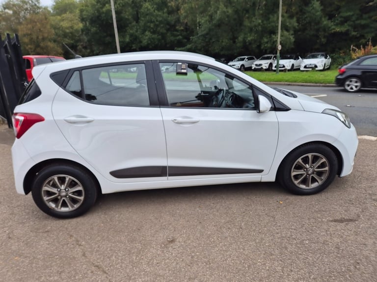 2015 Hyundai i10 1.2 Premium 5dr HATCHBACK PETROL Manual