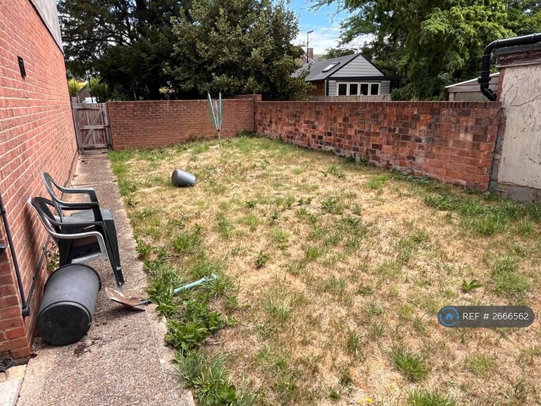 4 bedroom house in Berkeley Close, Southampton, SO15 (4 bed) (#2666562)