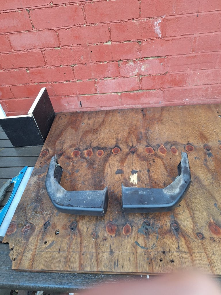 Discovery td5 rear corner trims pair 