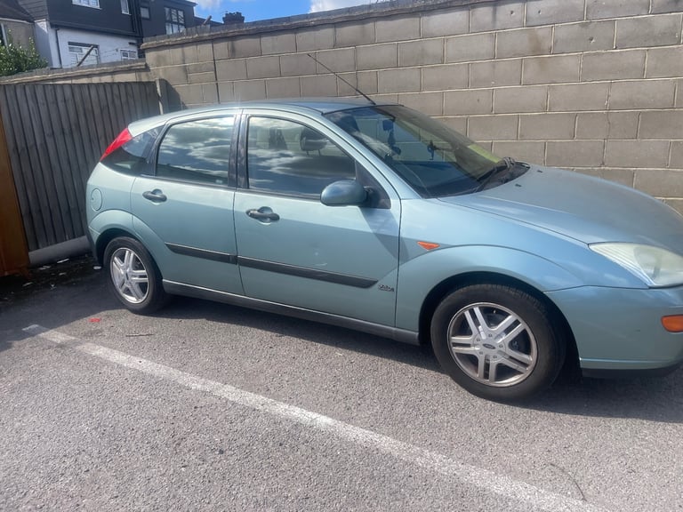 Ford, FOCUS, Hatchback, 2001, Manual, 1796 (cc), 5 doors
