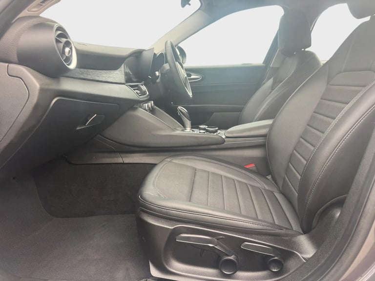 2019 Alfa Romeo Giulia 2.0T Super Auto Euro 6 (s/s) 4dr SALOON Petrol Automatic