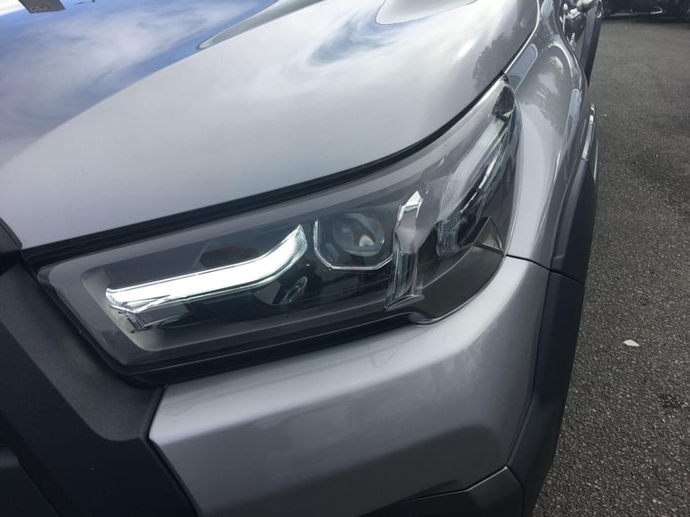 2023 Toyota Hilux 2.8 D-4D Invincible X Pickup Double Cab 4dr Diesel Auto 4WD Euro 6 (s/s) (2 Die...