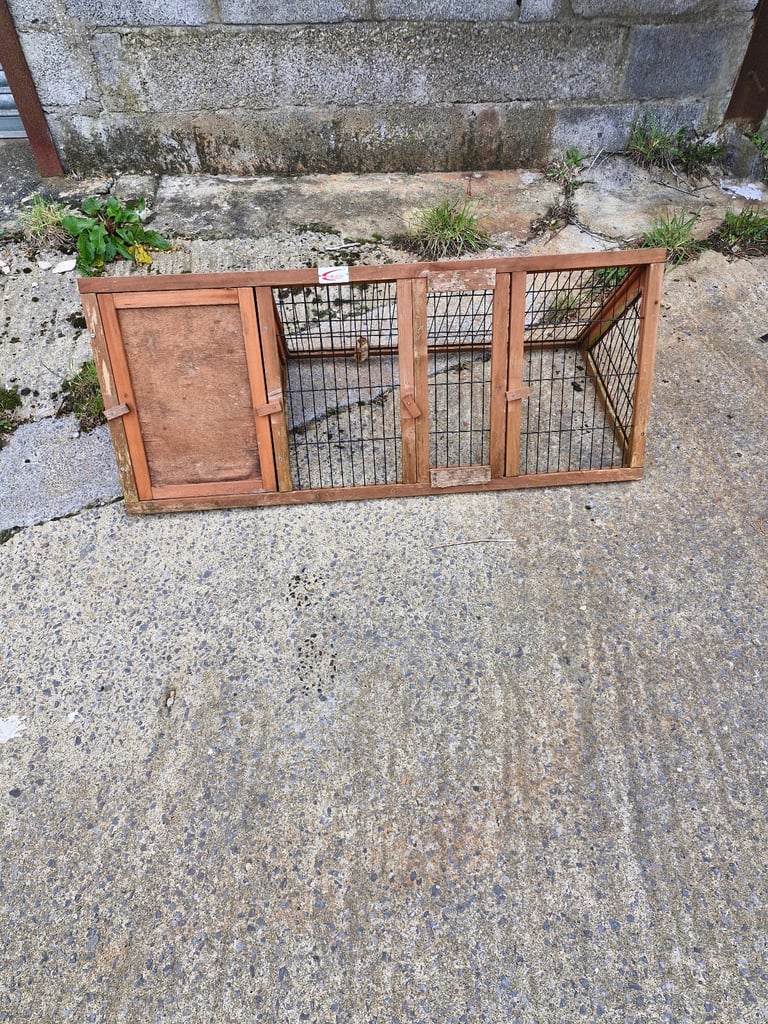 Rabbit/guinea pig hutch with run 