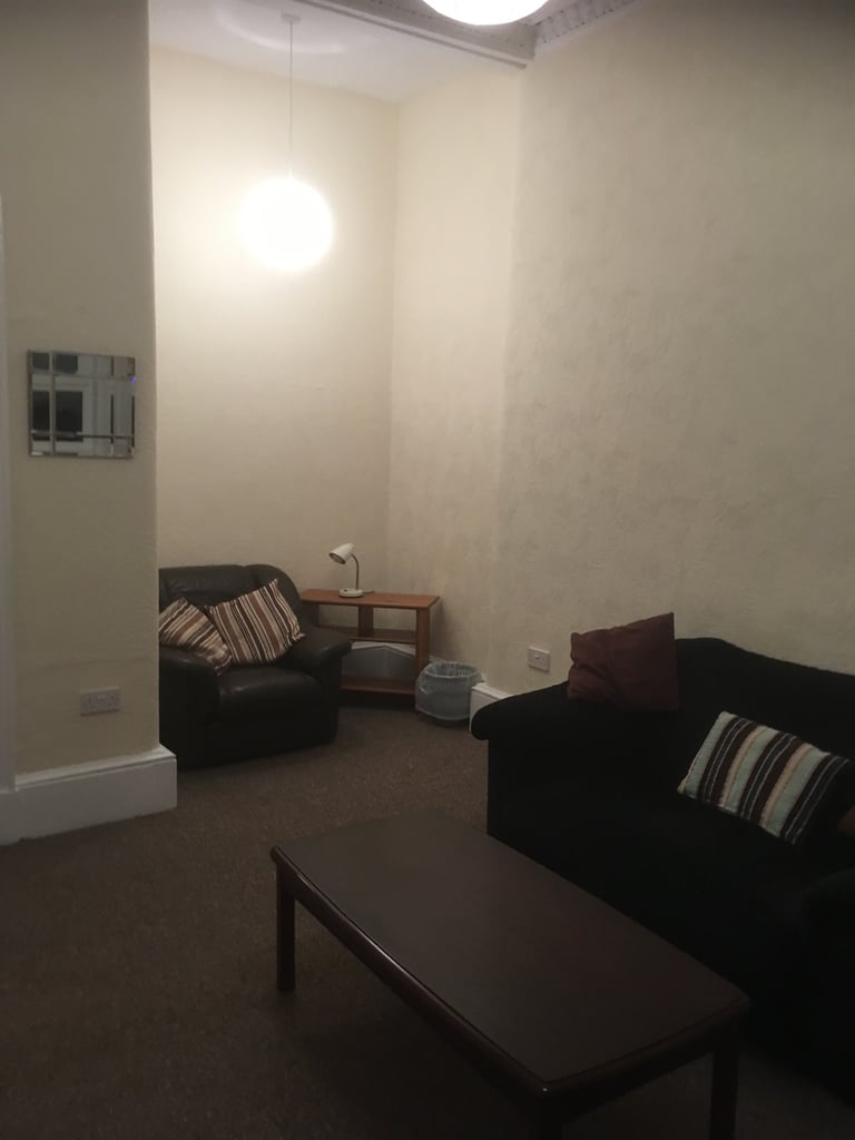 2 Bedroom Flat to Rent in G20