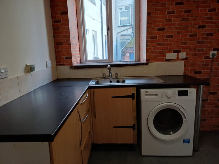 Flat To Let