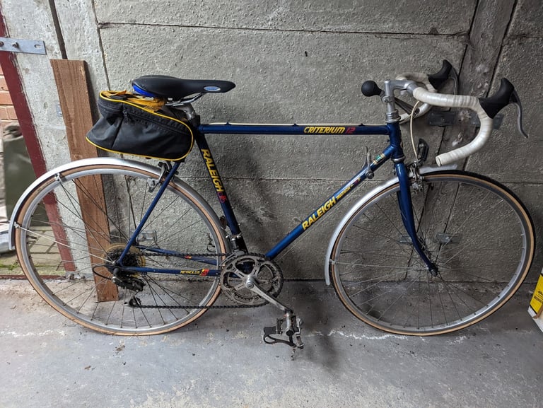 Reduced Raleigh criterium 12 triathlon bicycle