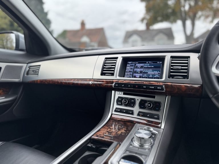 2012 Jaguar XF 3.0d V6 Luxury Saloon 4dr Diesel Auto Euro 5 (240 ps) Saloon Diesel Automatic