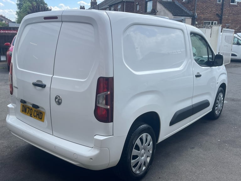 2021 Vauxhall Combo 2300 1.5 Turbo D 100ps H1 Sportive Van PANEL VAN Diesel Manual