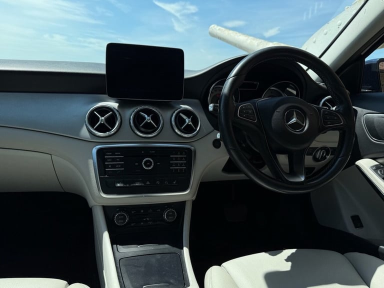 2017 66 MERCEDES-BENZ GLA 2.1 GLA200D SPORT (EXECUTIVE) SUV 5DR DIESEL 7G-DCT EU