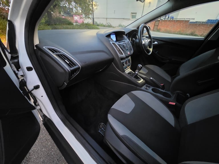 2011 Ford Focus 1.6 TDCi 115 Zetec 5dr HATCHBACK Diesel Manual