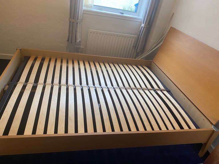 King size bed 