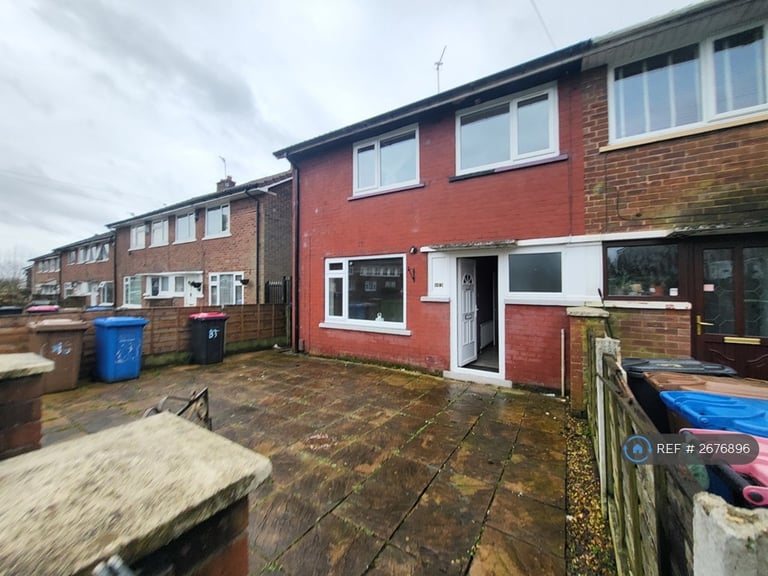 3 bedroom house in Kenyon Way, Manchester, M38 (3 bed) (#2676896)