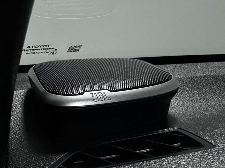 2021 (71) Toyota Hilux Invincible X Pickup Double Cab 2.8 D-4D Auto ( 204 bhp )