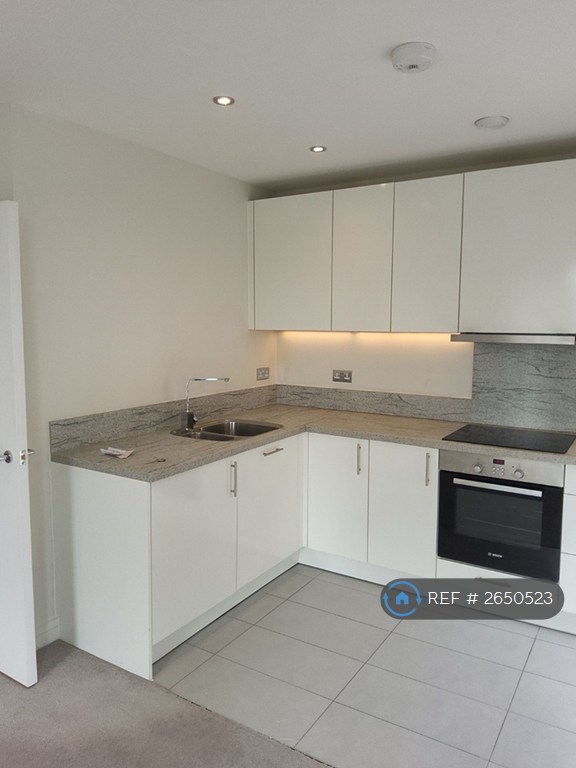 2 bedroom flat in Osprey House, Reading, RG2 (2 bed) (#2650523)