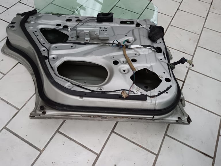 Lh rear door Subaru Forester