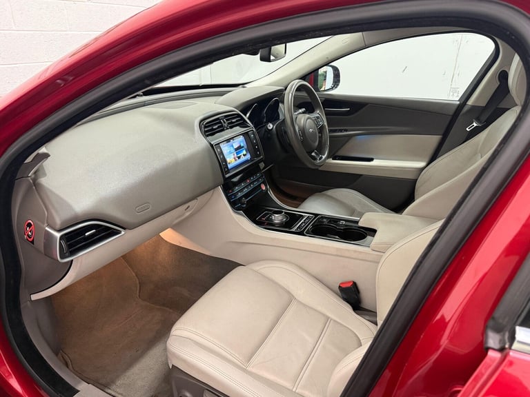 2015 Jaguar XE 2.0 GTDi Prestige Auto Euro 6 (s/s) 4dr SALOON Petrol Automatic