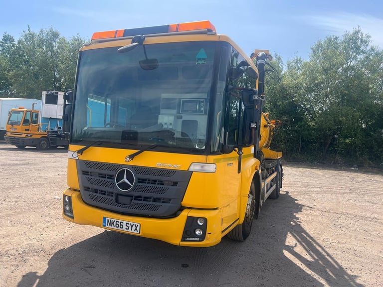 Mercedes-Benz ECONIC 1830 