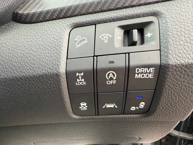 2017 Hyundai Santa Fe 2.2 CRDi Blue Drive Premium SE Auto 4WD Euro 6 (s/s) 5dr (7 Seat) ESTATE Di...