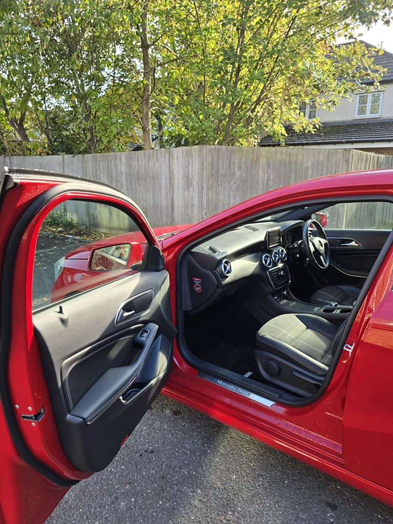 MERCEDEZ BENZ A-CLASS 180 1.6 PETROL AUTOMATIC 