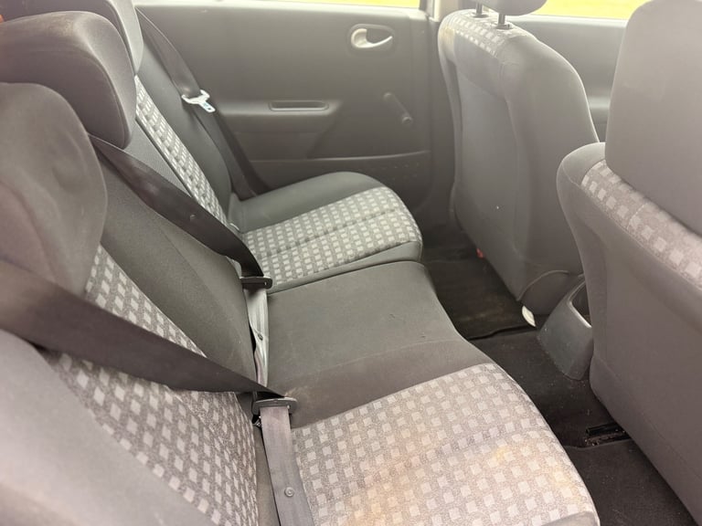 2009 MEGANE - 83,000 LOW MILES 