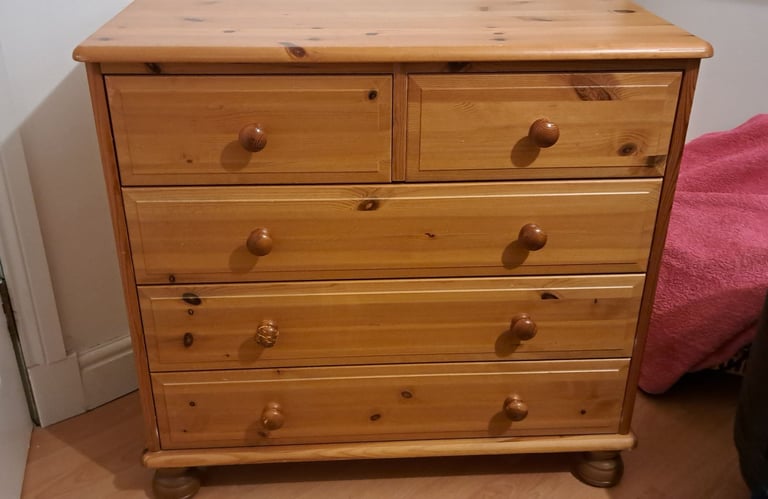 Solid wood wardrobe and drawers 
