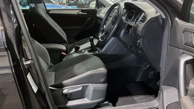 2019 Volkswagen Tiguan 2.0 TDI Match SUV 5dr Diesel Manual Euro 6 (s/s) (150 ps) 2 FORMER OWNERS ...